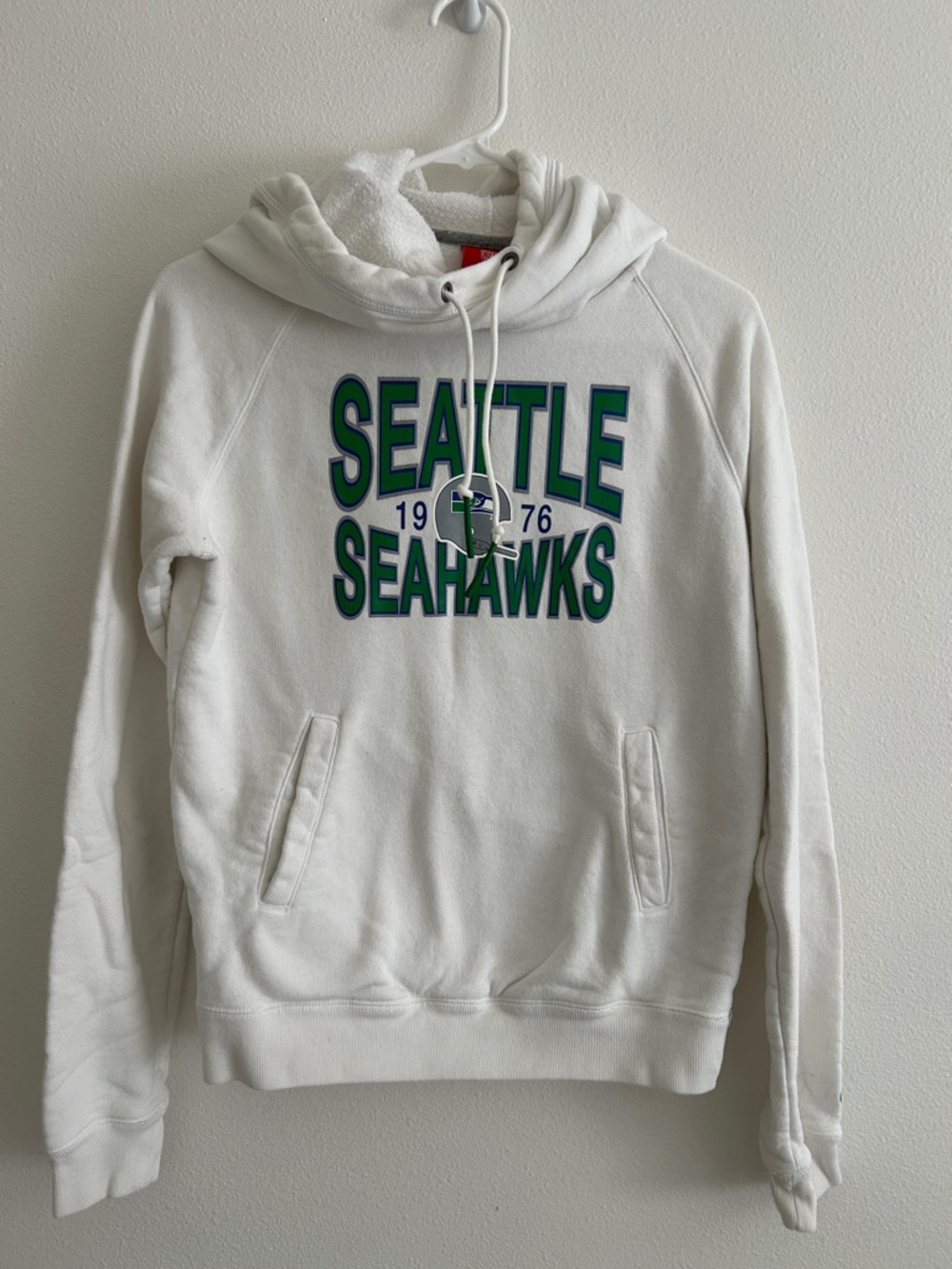 Seattle Seahawks Nike sweatshirt Hoodie Women’s Size Small